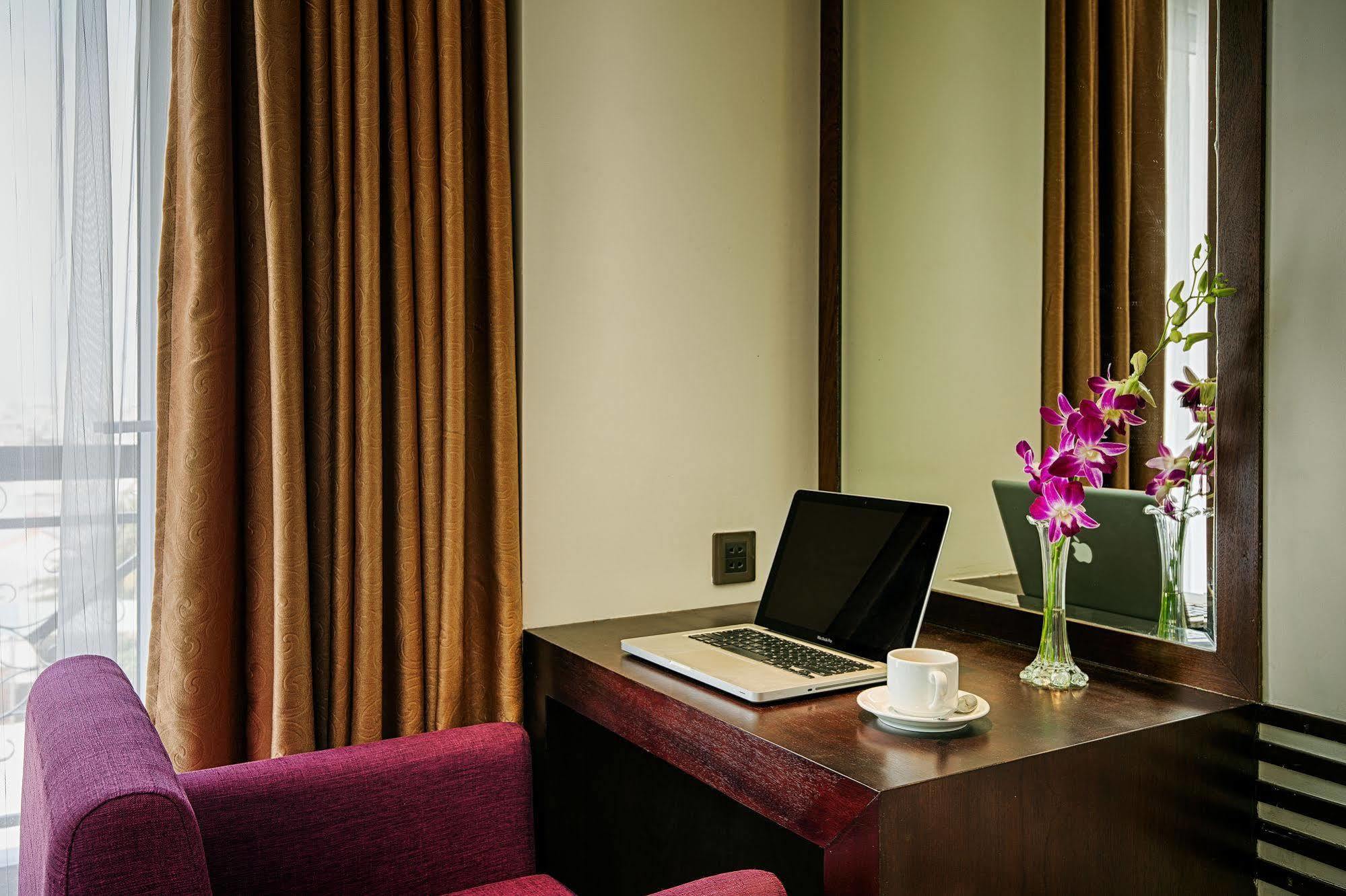 Sofia Suite Hotel Danang Exterior foto