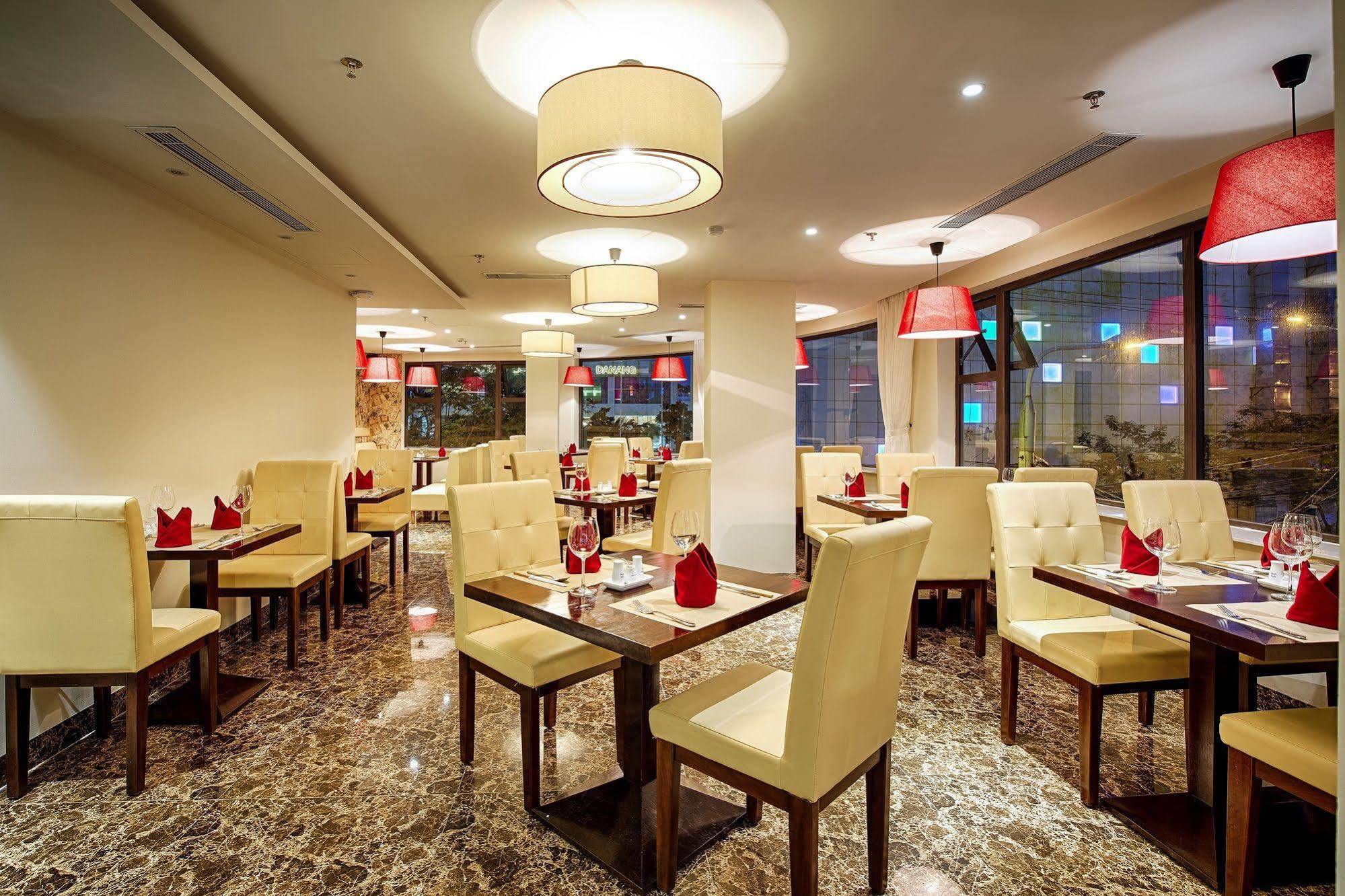 Sofia Suite Hotel Danang Exterior foto