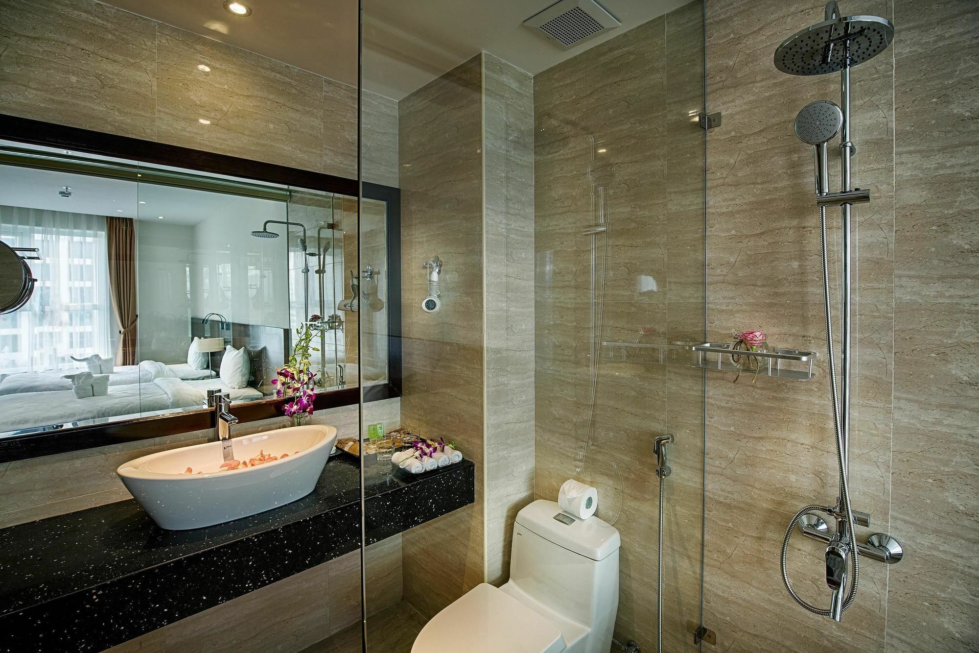 Sofia Suite Hotel Danang Exterior foto
